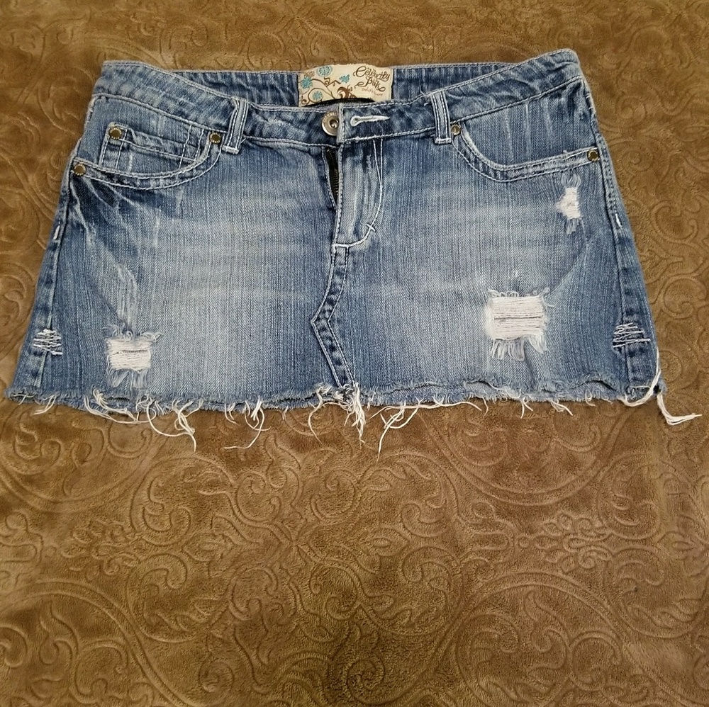 Frayed mini skirt size 7